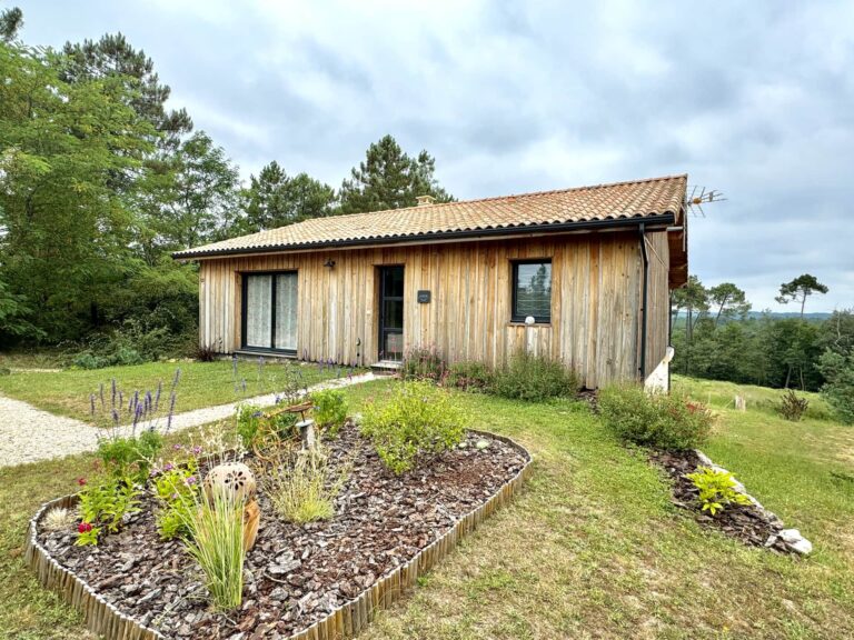 Mon cabinet de bien-être est situé près de Bergerac, lieu calme et paisible, entouré de nature et forêt